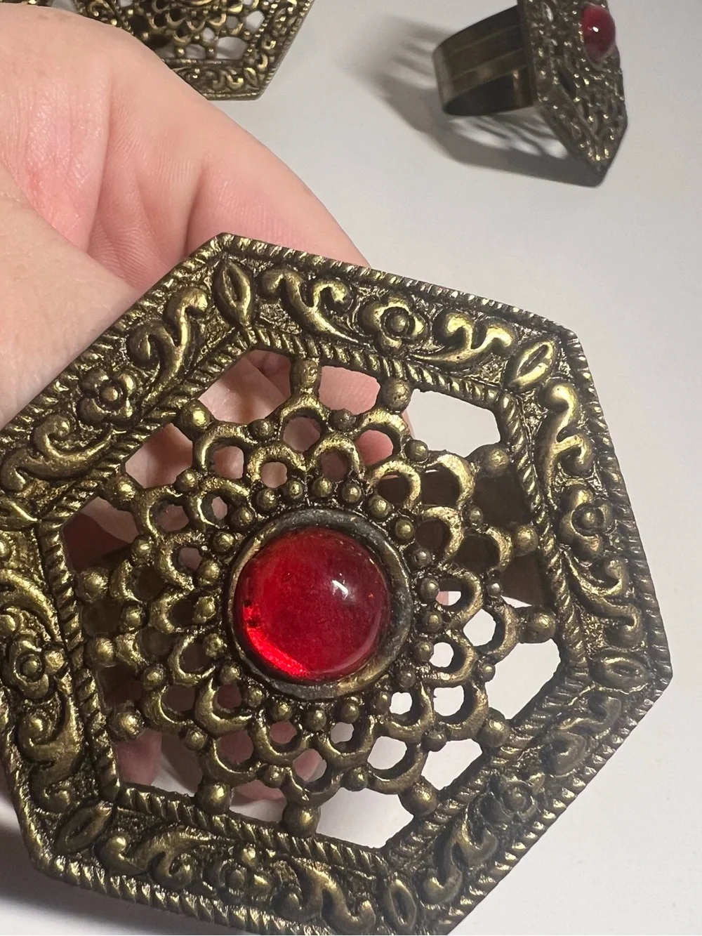 Red and Brass Ton Set of four Ring Napkin Holders Hexagon Jeweled, 7 Set